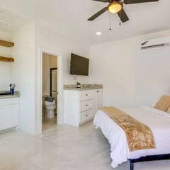 #13 | SPI Beach Escape | Modern Studio Pool | Pets