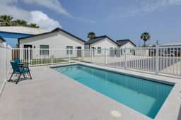 #8 | South Padre Studio | Pool | Walk 2 Beach - Image 2