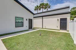 #8 | South Padre Studio | Pool | Walk 2 Beach - Image 3