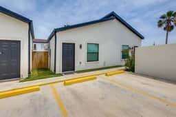 #16 | Clean Pet-Friendly SPI Studio | Pool+WiFi - Image 3