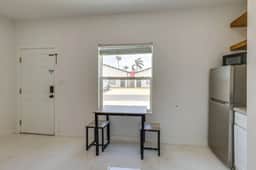 #15 | South Padre Getaway | Studio + Pool | Relax - Image 4