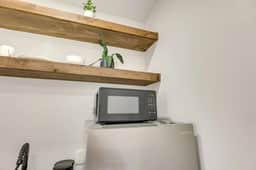 #7 | Modern SPI Beach Studio + Pool | Smart TV - Image 4