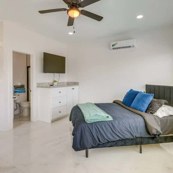 Beachside Luxe Studio #1 - Image 1