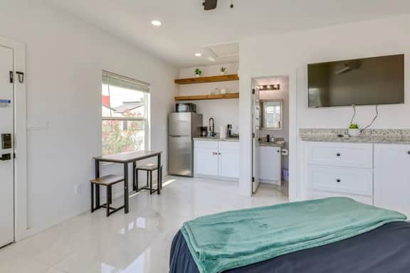 #17 | Modern SPI Studio | Beach Walk + Pool | Gulf - Image 5