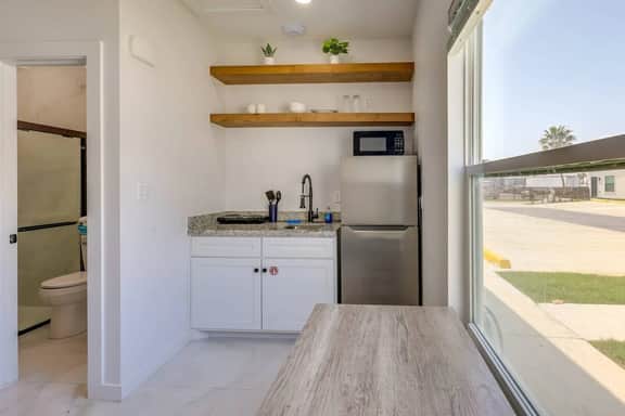 #12 | Modern Island Studio | Pool | Wi-Fi | Beach - Image 4