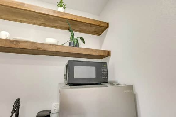 #7 | Modern SPI Beach Studio + Pool | Smart TV - Image 4