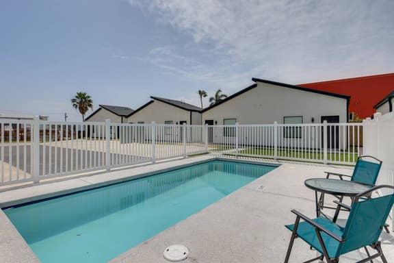 #14 | Island Studio Escape | Pool+Wi-Fi | Beach - Image 1