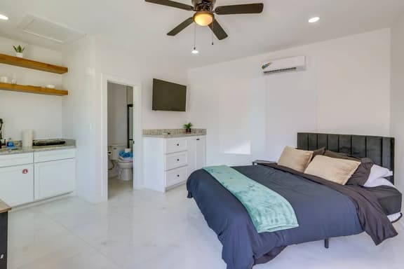 #15 | South Padre Getaway | Studio + Pool | Relax - Image 1