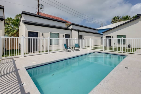 Pool & On-Site Comfort